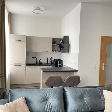 Moderne Und Stilvolle Direkt Am Teich